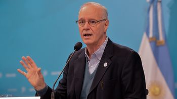 Daniel Gollan: Cada vez falta menos para que la vacuna pueda ser obligatoria