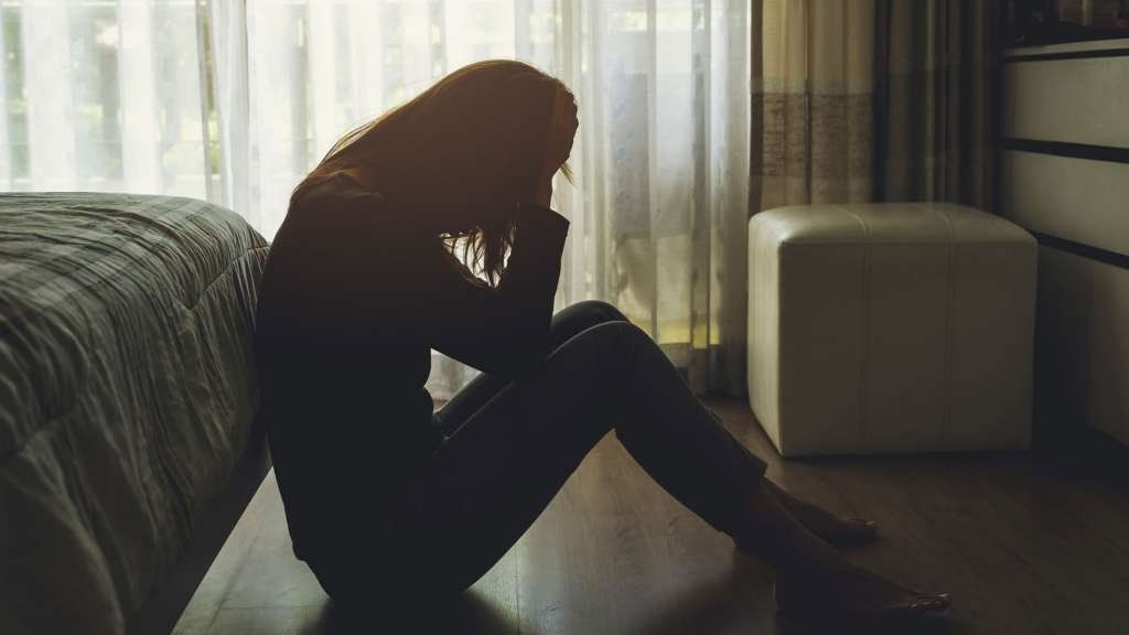 Le decía a su hijastra que si le traía a una amiguita, iba a dejar de abusarla