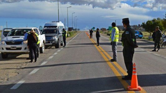 Desde hoy, rige la prohibición del Gobierno para el ingreso a la Argentina por los pasos fronterizos terrestres