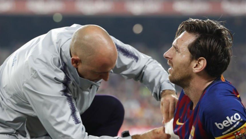 Messi se fracturó el radio del brazo derecho y estará tres semanas afuera de las canchas
