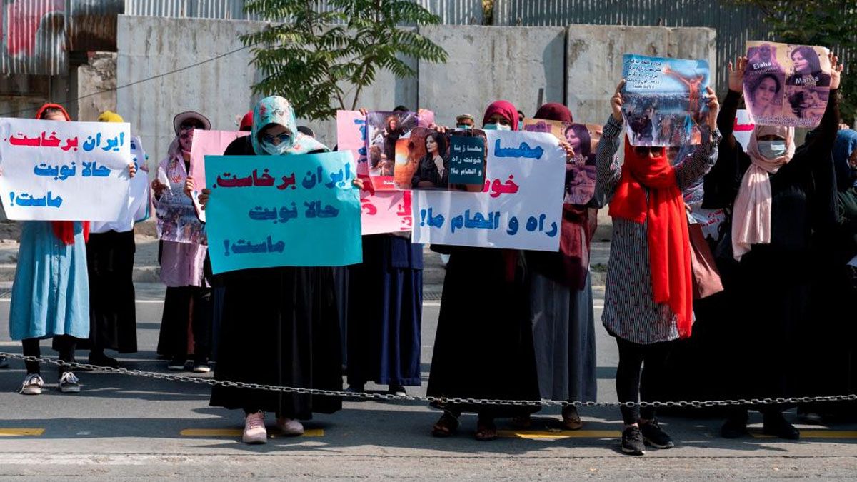 Protestas de las mujeres en Afganistán en solidaridad con la muerte de una joven en Irán (Foto: Gentileza Aajmaj News)