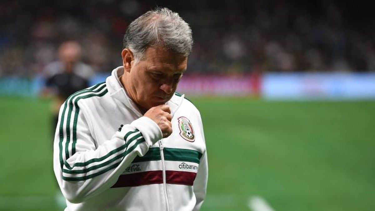 El Tata Martino en la cuerda floja con la selección de México.