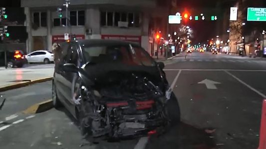 Tremendo choque en la avenida 9 de Julio por la mala maniobra de un conductor