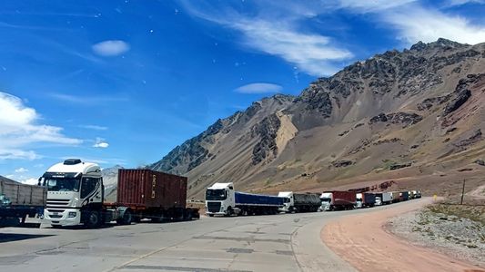 Mendoza: instrumentan cambios en el protocolo para agilizar el paso de camiones a Chile