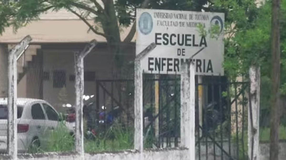Salió a la luz el audio del profesor acusado de cambiar notas por favores muy atrevidos