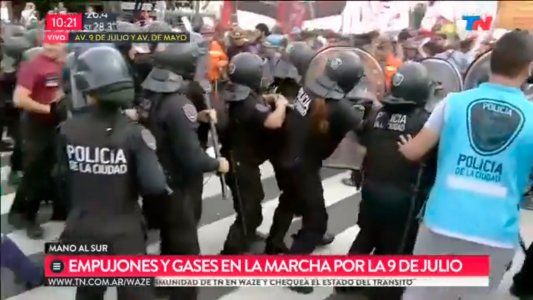 Incidentes en una protesta de trabajadores cerca del Obelisco