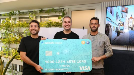 Presentaron una nueva tarjeta para operar con criptomonedas