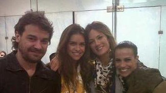 Paula Chaves y Pedro Alfonso reafirman su historia de amor y vieron a Nazarena Vélez en teatro