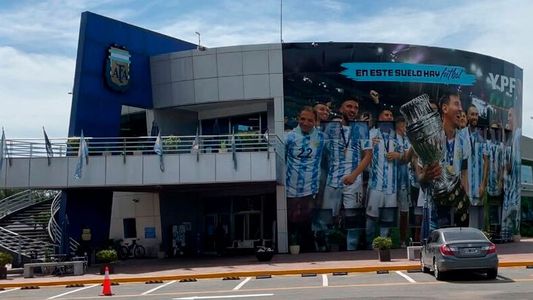 Los tres gigantes europeos que pelean por el futuro crack de la Selección Argentina
