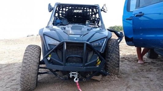 Choque contra un vehículo UTV: murió un joven en Pinamar tras chocar en un impactante choque con su cuatriciclo