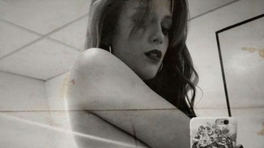 Barbie Vélez mostró su tatuaje con una sensual foto