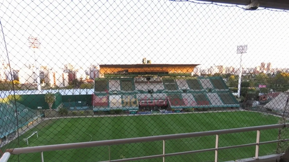 Un departamento con vista a la cancha de Ferro está a la venta