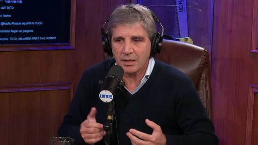 Luis Caputo descartó cambios en el esquema de flotación del dólar: Este es un modelo estable