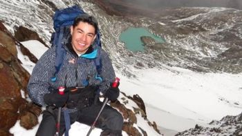La familia del montañista desaparecido hace casi dos meses denunció que dejaron de buscarlo