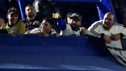 La dura medida en contra de los extranjeros que queman billetes en los partidos que se disputan en Argentina