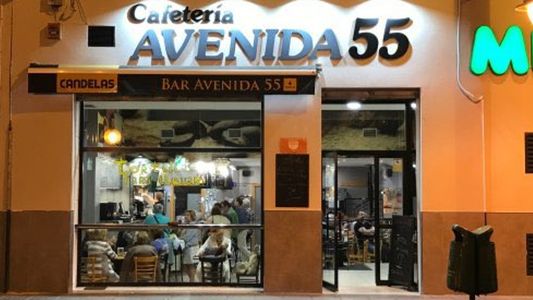 Descuento por feo: el dueño de un café tuvo una polémica idea y se volvió viral
