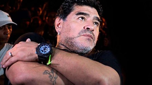 Diego Maradona, furioso por una foto de su hijo con un enemigo
