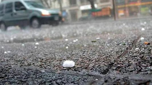 Diluvio y alerta meteorólogica en la Ciudad y el AMBA: en dónde podría caer granizo
