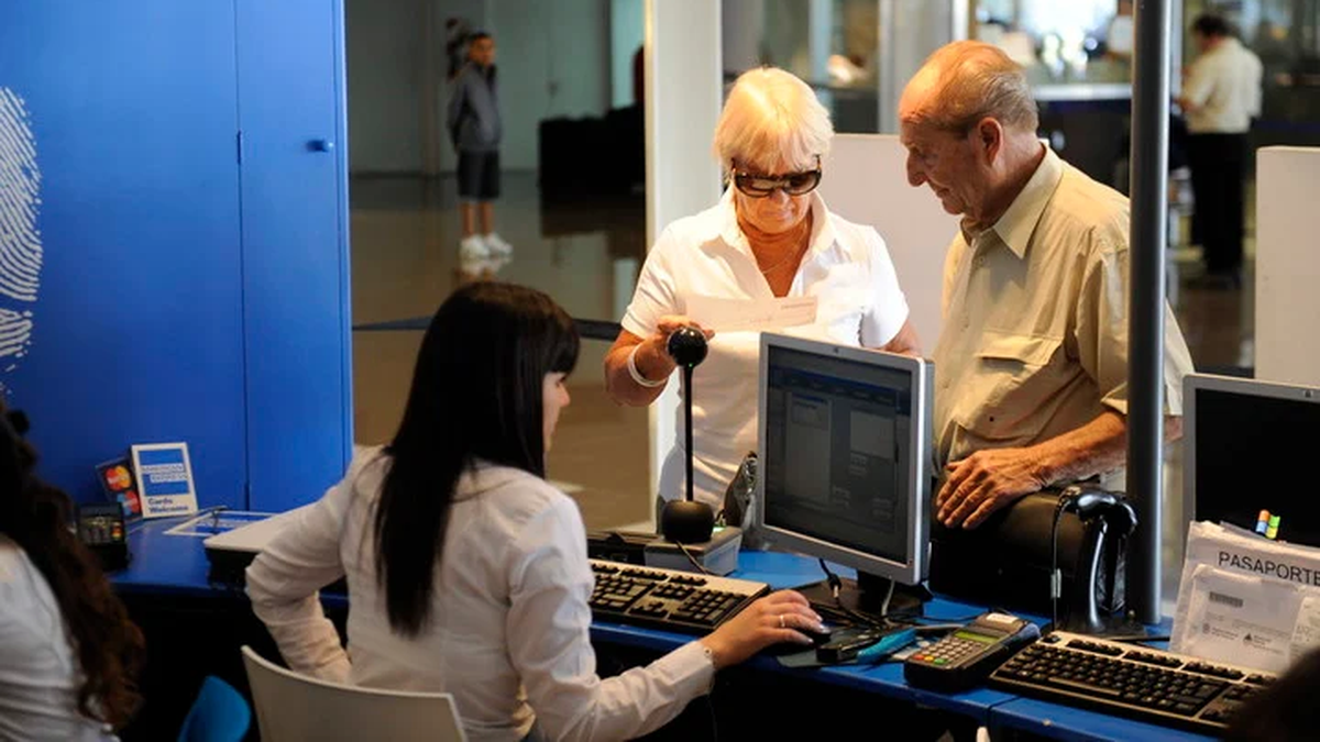 Renaper: desmintieron que se haya hackeado la web de los DNI