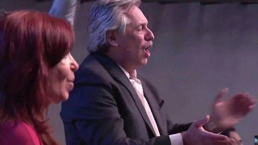 En un país polarizado, Cristina se toma revancha y logra empujar a Macri al exilio del poder