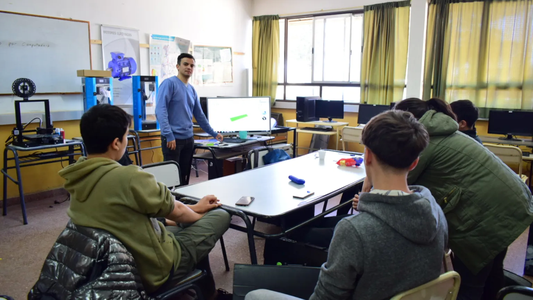 Quién es el docente de Bariloche que fue elegido entre los mejores 50 para el Nobel de la educación