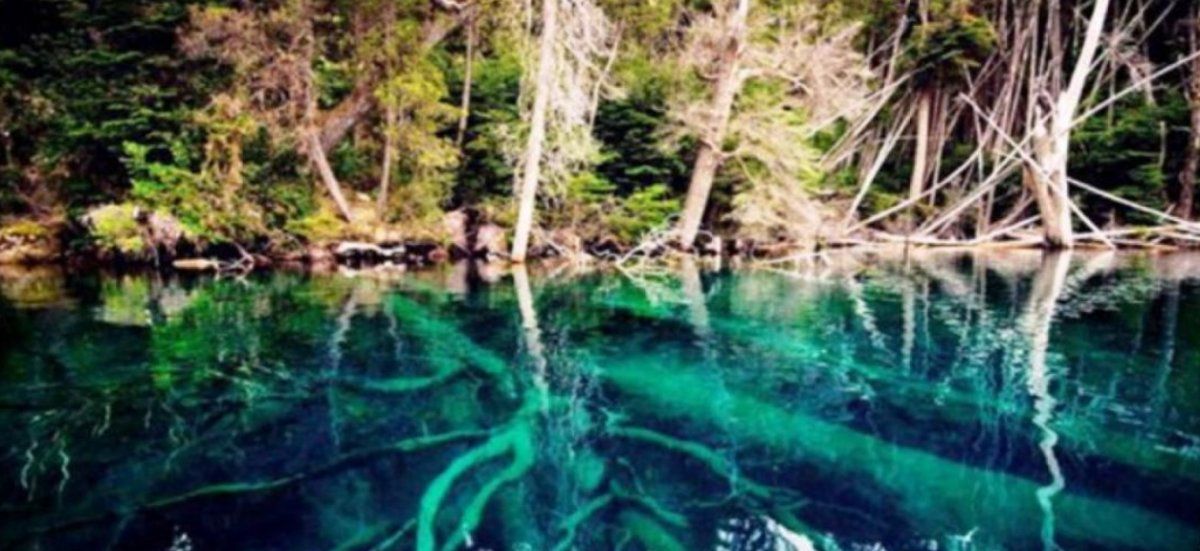 Llegan expertos para estudiar el peligro de derrumbe en Lago Traful