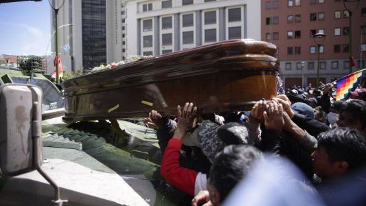 Conmoción en Bolivia: reprimen la marcha de los ataúdes