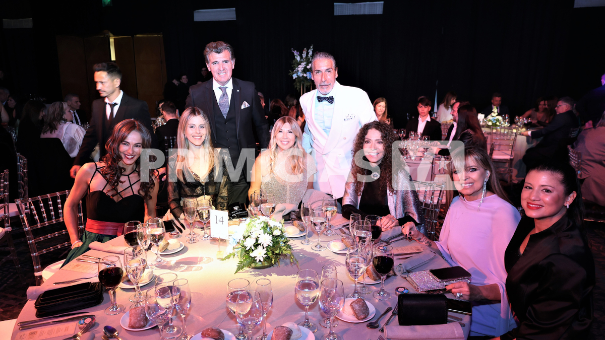 Profe Silvina Scheffler, César Juricich, Adriana Salgueiro, entre otras figuras, en la gala del hospital Garrahan.