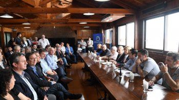 La “unidad”, más lejos: los gobernadores vaciaron la reunión del PJ y se preparan para un lanzamiento en Entre Ríos