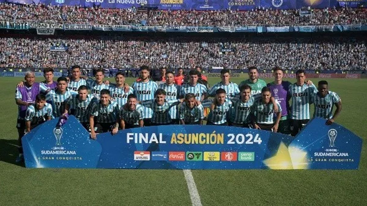 La dolorosa pérdida que sufrió un jugador de Racing horas de consagrarse campeón: Nos cuidó...