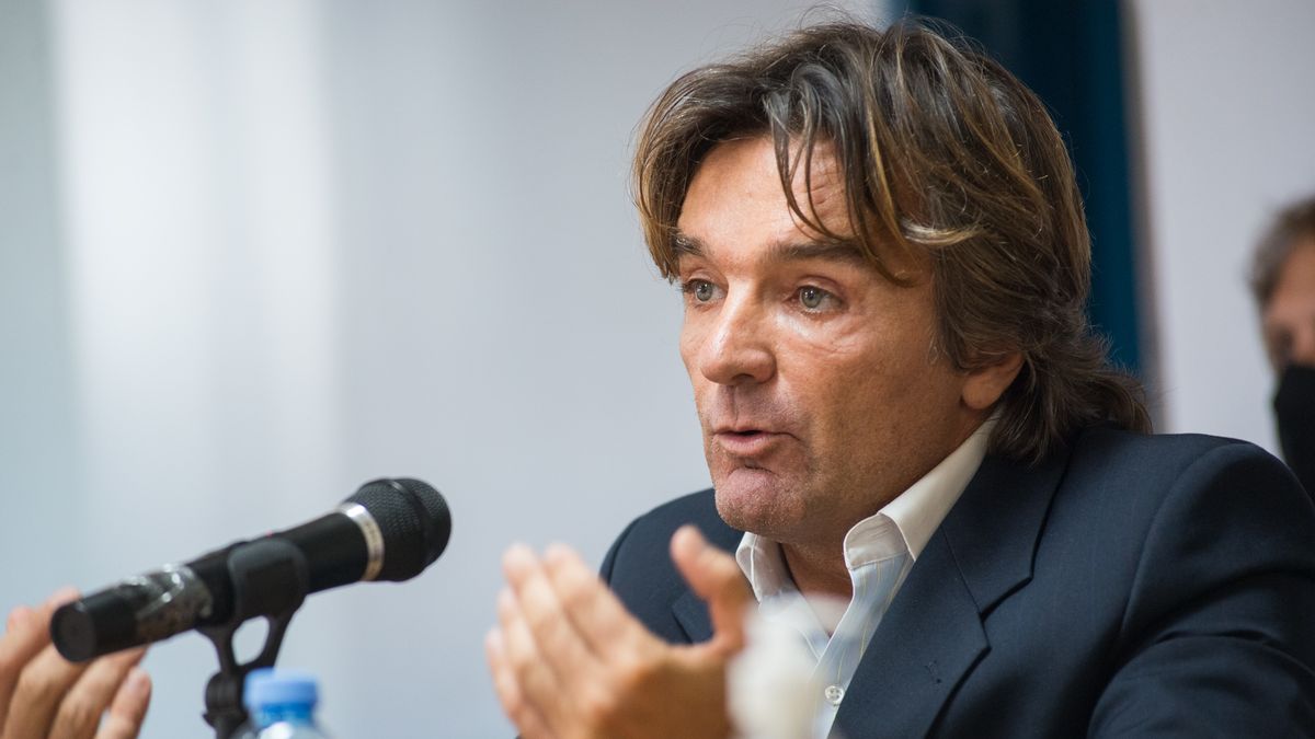 Renunció Adrián Cosentino