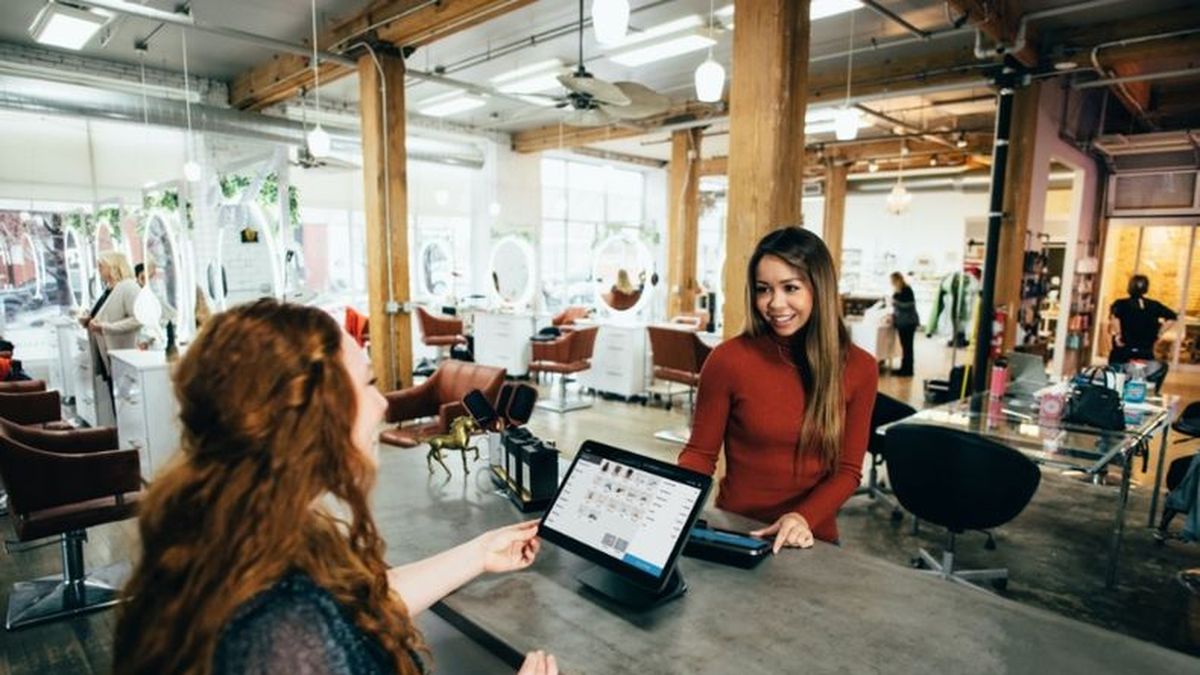 Una experiencia del cliente optimizada beneficia a las empresas y mejora la vida de los consumidores. (Kenwin)
