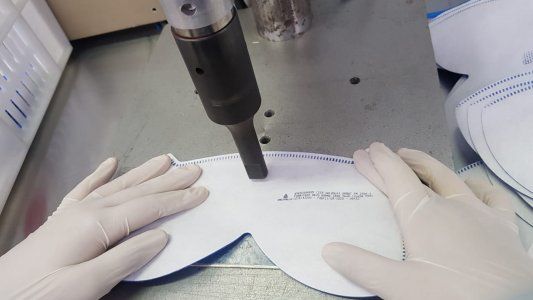 Amplían la venta de barbijos quirúrgicos y N95 a empleadores para la protección de los trabajadores