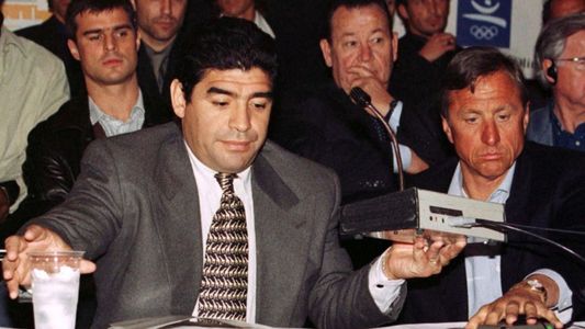 Ajax-Napoli: el emotivo posteo del club holandés con Johan Cruyff y Diego Maradona