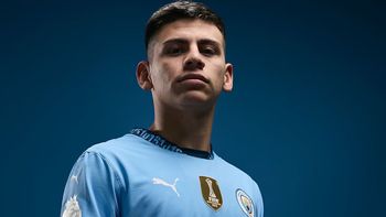 ¿Se va del Manchester City? Aseguran que el futuro del Diablito Echeverri estaría en otro club europeo