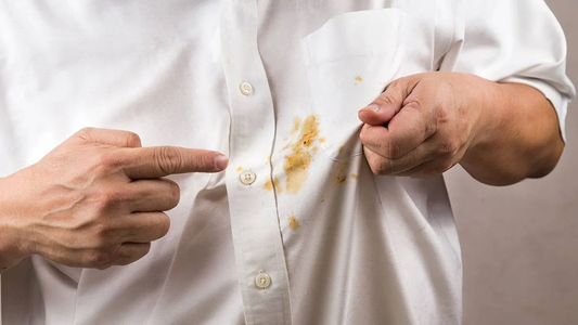 Adiós a las manchas de aceite en la ropa con estos trucos caseros