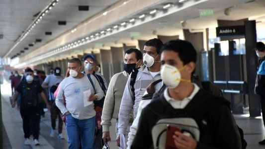 El Gobierno puso precios máximos para el alcohol en gel y barbijos no profesionales: ¿A cuánto quedan?