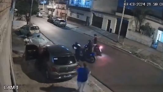 Una policía se defendió de unos motochorros y recibió un tiro: el final de uno de los ladrones
