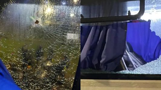 Balearon micros con hinchas de Tigre en Uruguay: fotos y video de la brutal agresión