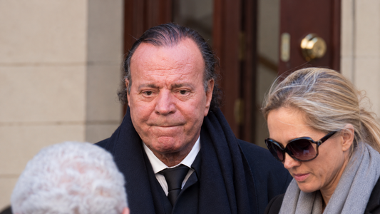 ¿Julio Iglesias podría terminar preso? El duro revés judicial que sacude al cantante