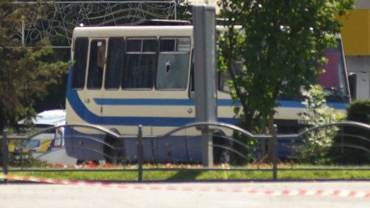 Tensión en Ucrania: un hombre mantiene 20 rehenes en un ómnibus en la ciudad de Lutsk