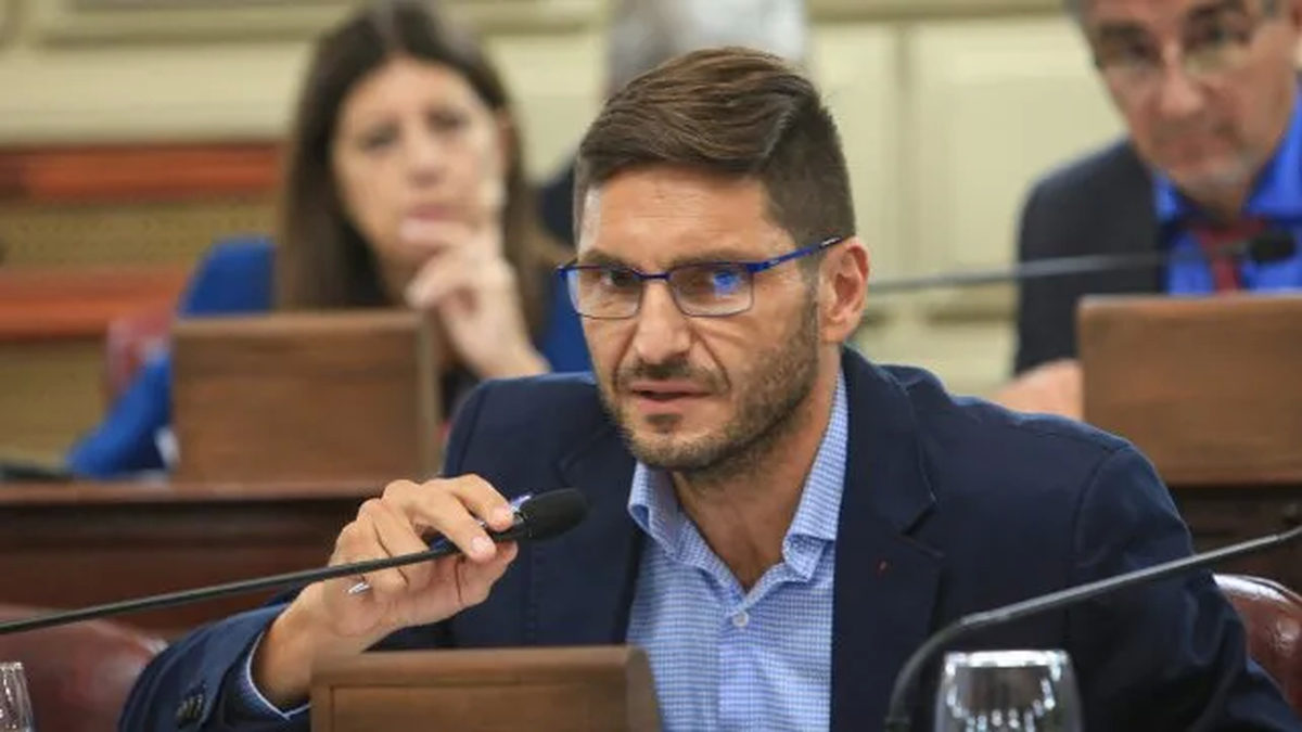 El diputado Maximiliano Pullaro cuestionó el fallo judicial que condena a un policía por disparar en una situación de robo a mano armada
