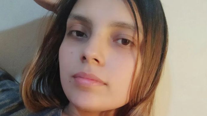 Usó la peor táctica para irse de una cita y ella lo escrachó en las redes sociales con un video
