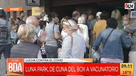Caos en el Luna Park: largas colas para vacunar a mayores de 80