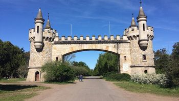 Desmembrados: las imágenes del macabro hallazgo en un famoso parque del conurbano