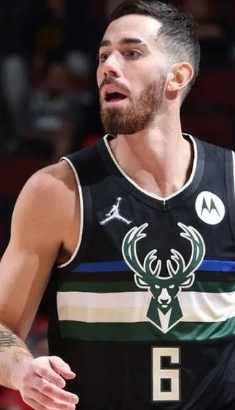 NBA: Vildoza tuvo un debut soñado en la victoria de Milwaukee Bucks
