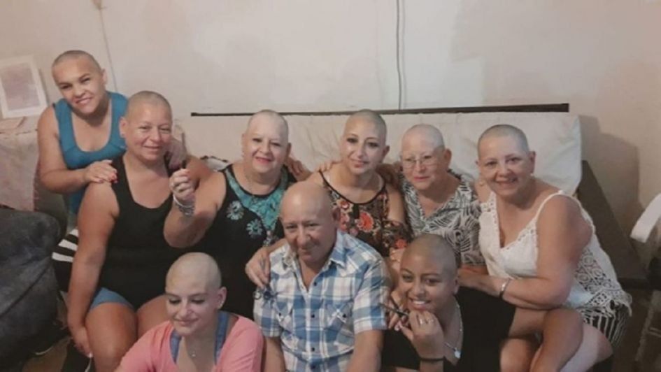 Una familia mendocina decidió raparse para acompañar a una pariente con cáncer