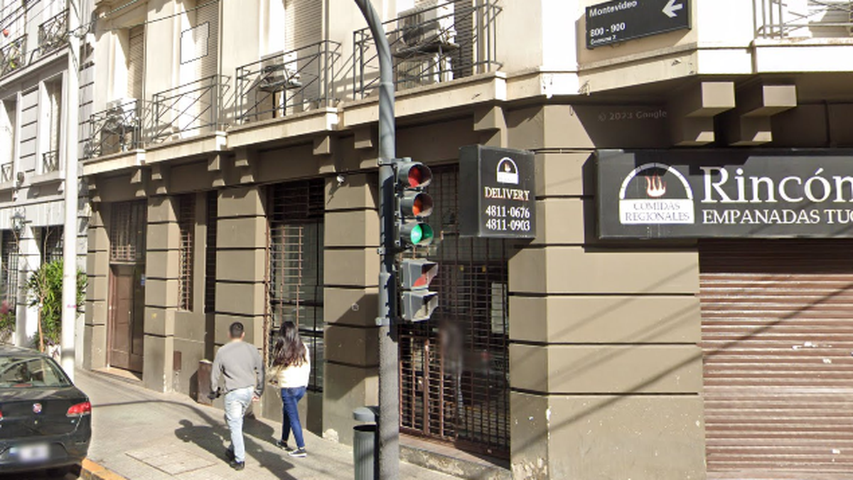 Incendio en Recoleta: un hombre muerto fue encontrado abajo de un colchón. (Google Street View)