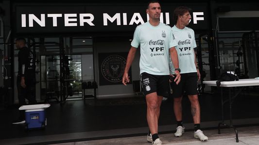 Selección Argentina: Cuti Romero y Lisandro Martínez todavía no pudieron viajar por falta de visa
