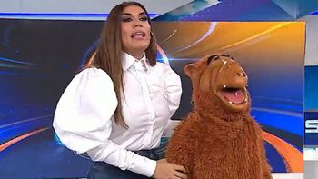 Alf irrumpió en el piso de Intrusos y sorprendió a Flor de la V: ¡Qué...!